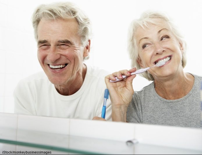 Tipps für die Mundpflege pflegebedürftiger Angehöriger