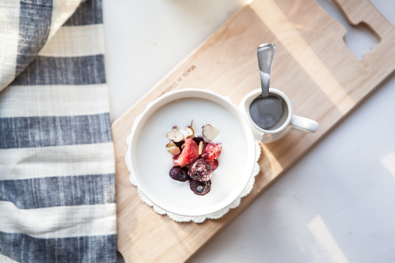Frühstück Joghurt mit Obst